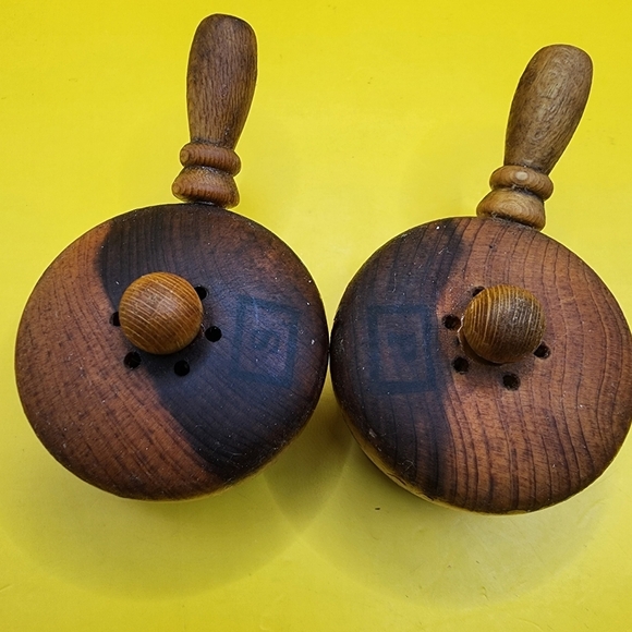 Vintage Wooden Mini Pots Salt Pepper Shakers New Mexico Red River - Picture 5 of 6